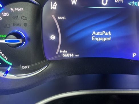 Used 2023 Chrysler Pacifica Touring-L FWD image 25