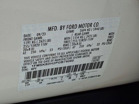 Used 2023 Ford Explorer XLT w/ Equipment Group 202A AWD/4WD image 28