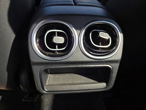 Used 2024 Mercedes-Benz C 300 Sedan w/ Exclusive Trim Package image 18