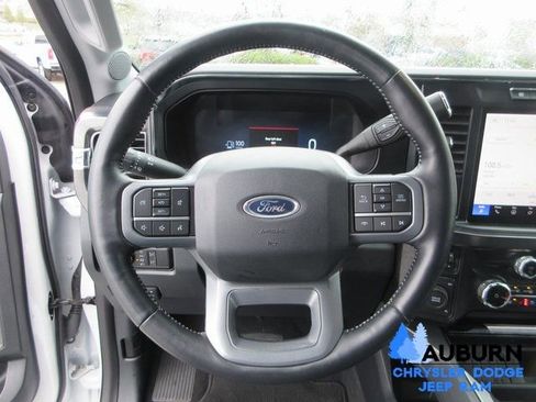 Used 2024 Ford F250 Lariat image 11