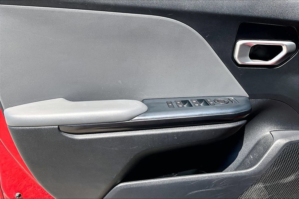 Used 2025 Kia K4 FWD image 21