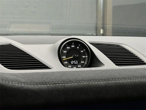 Used 2022 Porsche Cayenne Turbo GT image 12