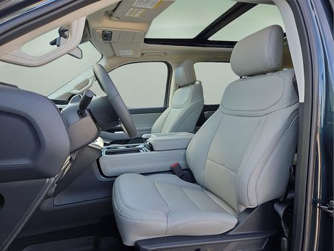 New 2026 Ford Expedition Active image 15