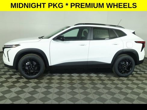 New 2026 Chevrolet Trax LT w/ Driver Confidence Package FWD image 6