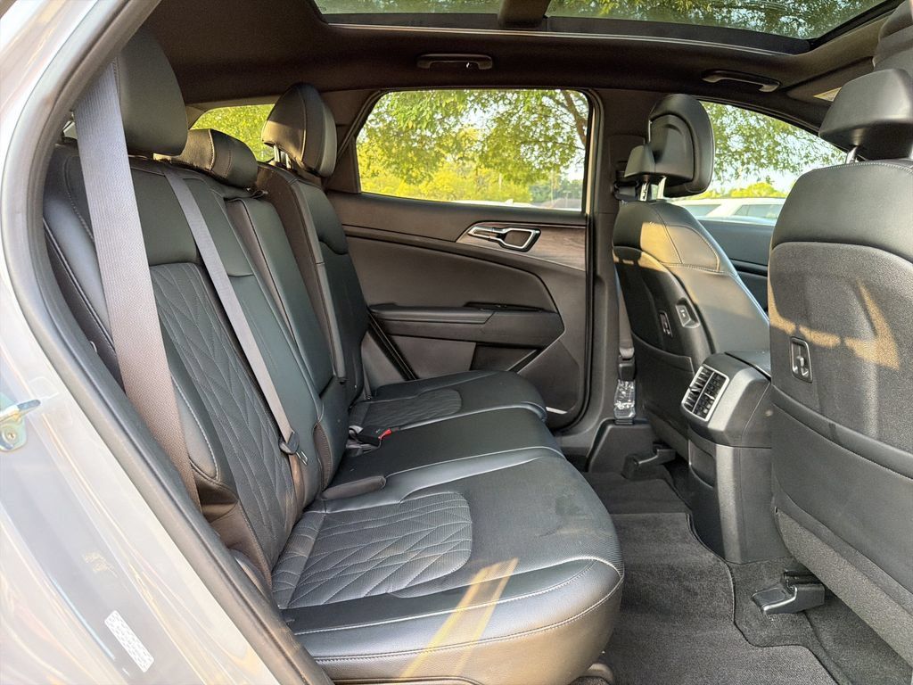Used 2023 Kia Sportage X-Pro AWD/4WD image 16