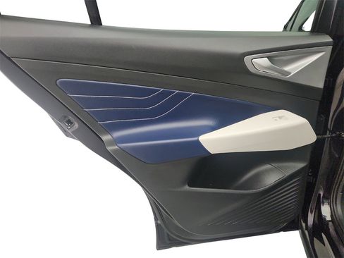 Used 2023 Volkswagen ID.4 Pro S image 23