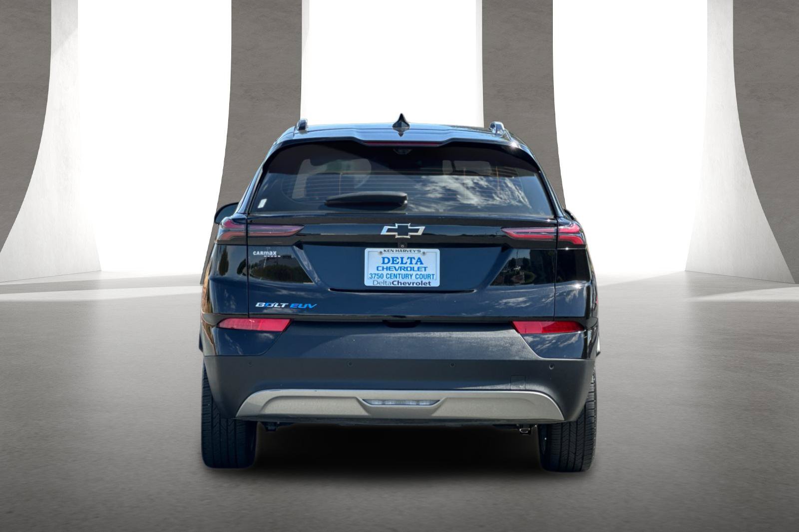Used 2022 Chevrolet Bolt EUV Premier w/ Sun & Sound Package FWD image 5