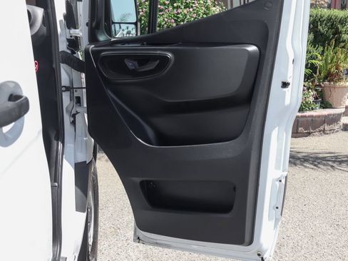 Used 2025 Mercedes-Benz Sprinter 2500 image 37