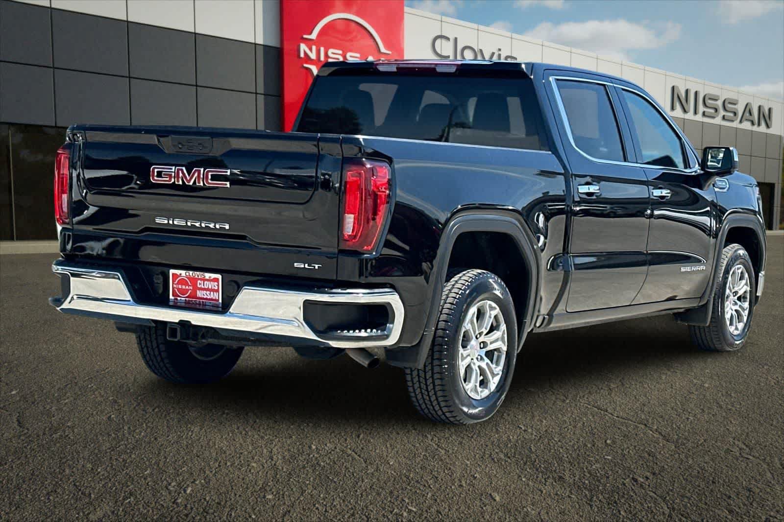Used 2025 GMC Sierra 1500 SLT RWD image 3