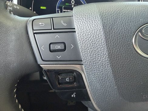 Used 2025 Toyota Camry SE AWD/4WD image 14