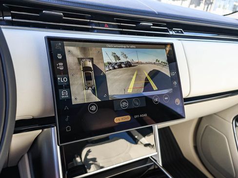 New 2026 Land Rover Range Rover Long Wheelbase SE image 38