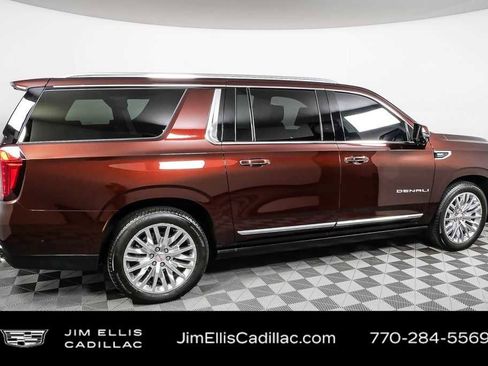 Used 2023 GMC Yukon XL Denali w/ Denali Reserve Package image 3