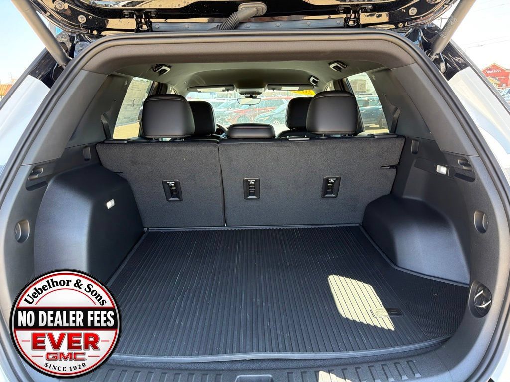 New 2027 GMC Terrain AT4 w/ Convenience Package III AWD/4WD image 9