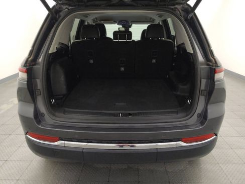 Used 2023 Jeep Grand Cherokee Limited AWD/4WD image 29
