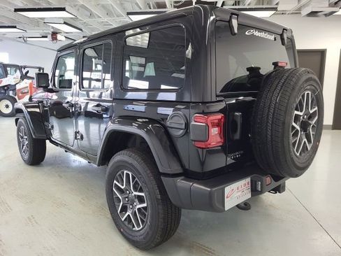 New 2025 Jeep Wrangler Sahara image 9