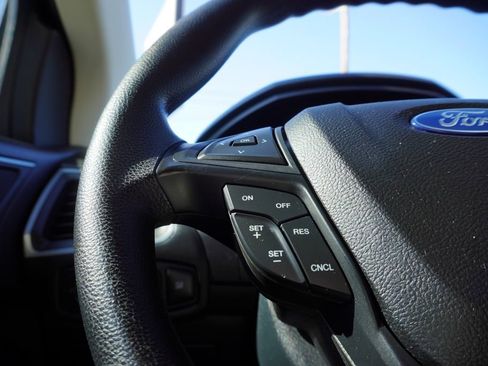 Used 2020 Ford Edge SE image 20