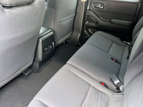 Used 2023 Nissan Frontier SV w/ SV Convenience Package image 15