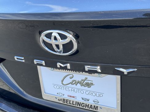 Used 2023 Toyota Camry XLE w/ Cold Weather Package image 8
