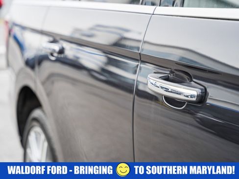 Used 2024 Ford Expedition Limited image 17