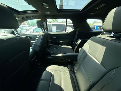 Used 2023 Chevrolet Traverse RS AWD/4WD image 10