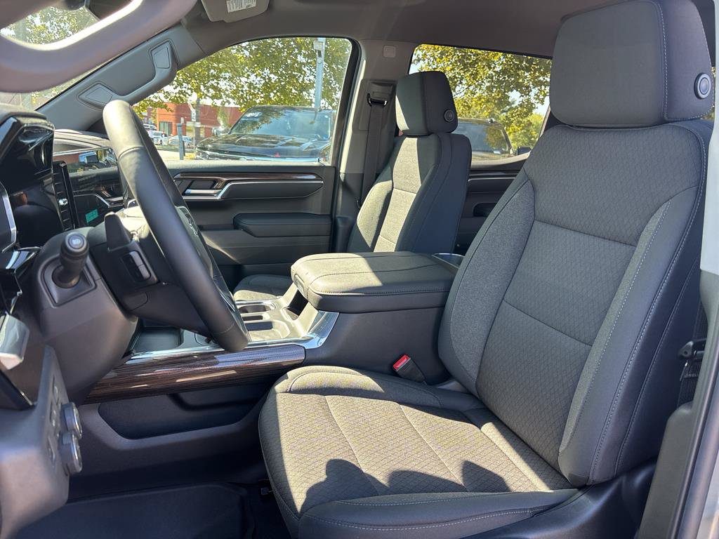 New 2026 Chevrolet Silverado 1500 RST w/ Dark Appearance Package AWD/4WD image 19