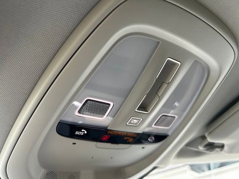 Certified 2025 Volvo XC90 B5 Plus image 28