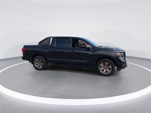 Used 2024 Nissan Titan SV w/ SV Bronze Edition Package image 9