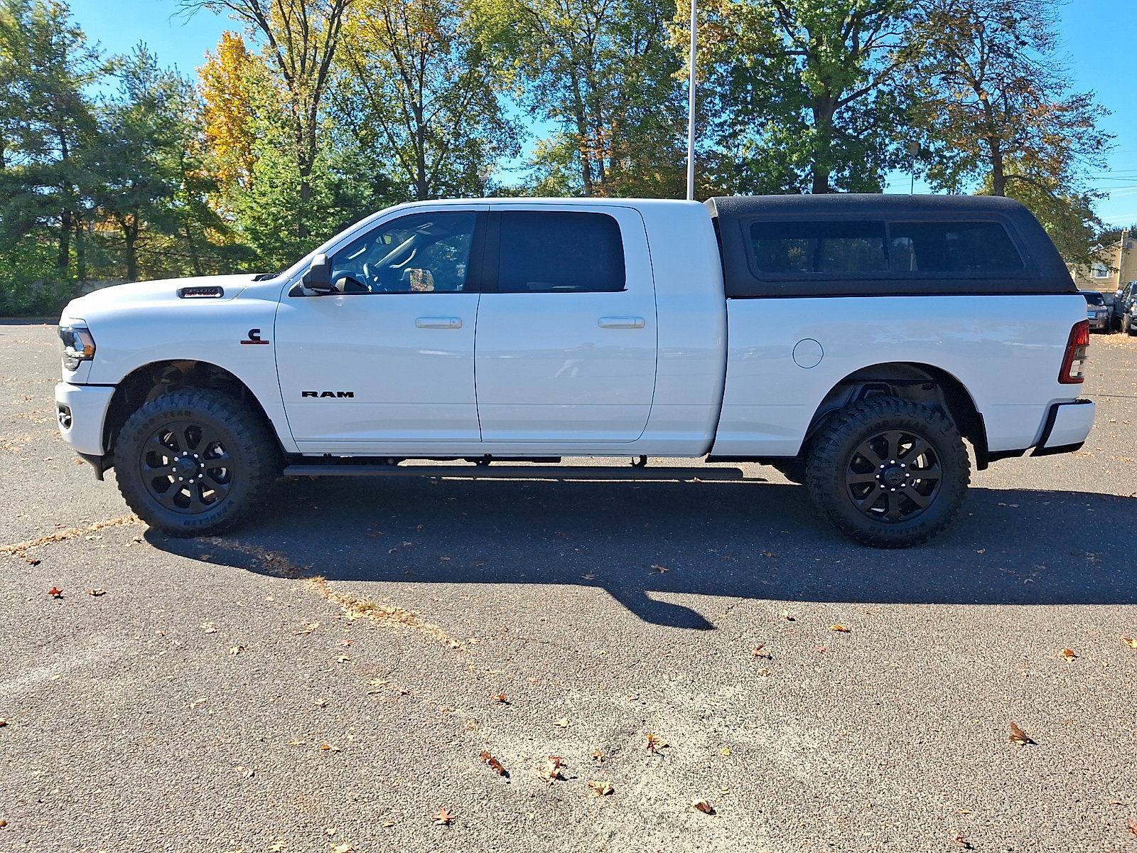 Used 2022 RAM 3500 Big Horn w/ Night Edition AWD/4WD image 4