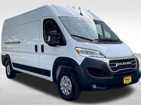 New 2025 RAM ProMaster 2500 w/ Quick Order Package 22G SLT image 1