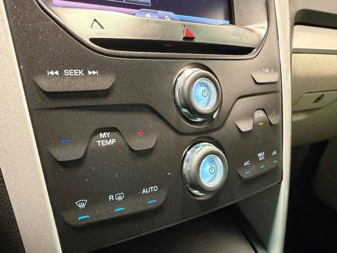 Used 2014 Ford Explorer XLT w/ Equipment Group 201A image 24
