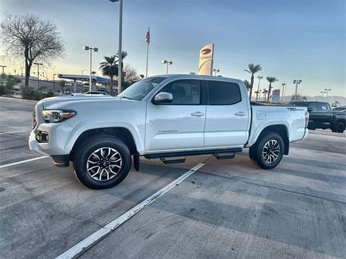 Used 2023 Toyota Tacoma TRD Sport image 8