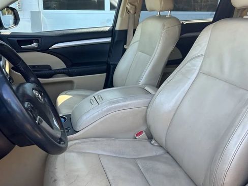 Used 2016 Toyota Highlander XLE AWD/4WD image 16