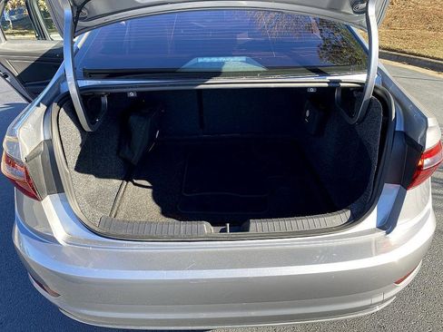 Used 2020 Volkswagen Jetta SE image 24