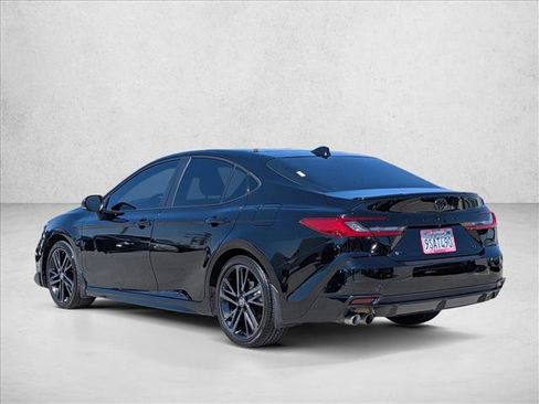 Used 2025 Toyota Camry XSE FWD image 8