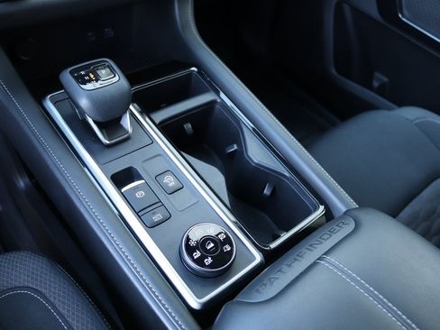 Used 2022 Nissan Pathfinder S image 20