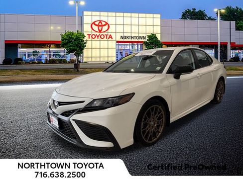 Used 2023 Toyota Camry SE image 1