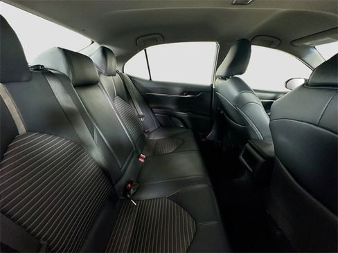 Used 2018 Toyota Camry SE image 27