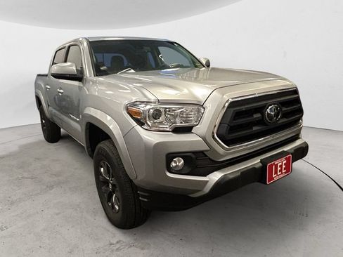 Used 2023 Toyota Tacoma SR5 AWD/4WD image 7