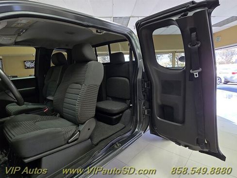 Used 2007 Nissan Frontier SE w/ SE Value Truck Pkg RWD image 12
