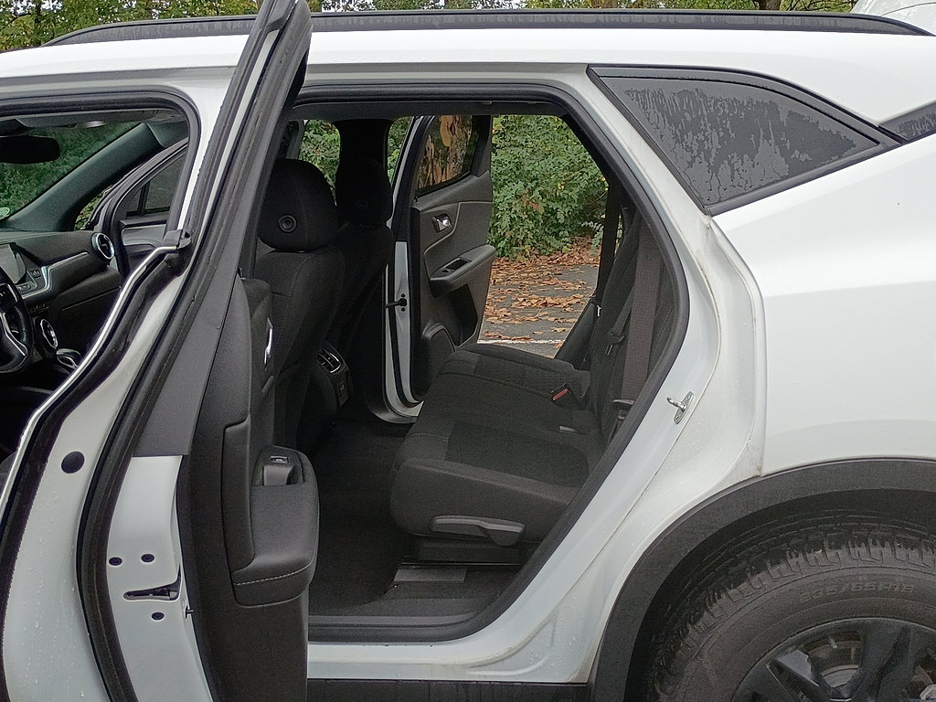 Used 2020 Chevrolet Blazer LT FWD image 13