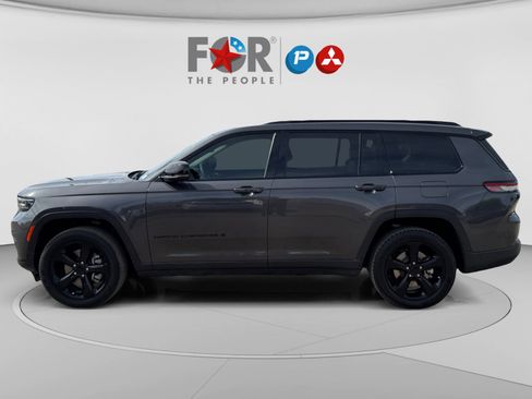 Used 2024 Jeep Grand Cherokee L Limited w/ Black Appearance Package AWD/4WD image 2