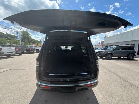 Used 2024 Jeep Grand Wagoneer L 4WD image 6