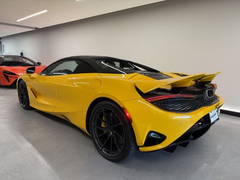 New 2027 McLaren 750S Spider RWD image 3