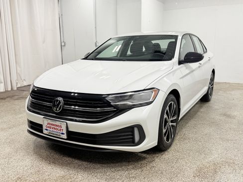 Certified 2024 Volkswagen Jetta Sport image 3