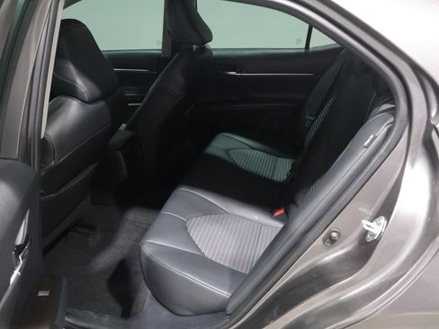 Used 2022 Toyota Camry SE w/ Convenience Package FWD image 16