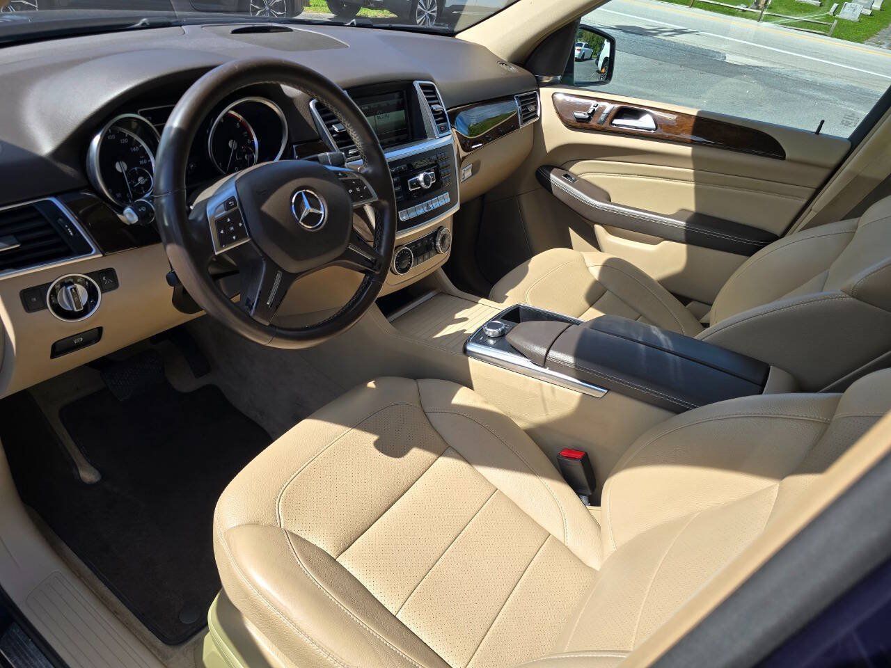 Used 2015 Mercedes-Benz ML 250 BlueTEC 4MATIC image 14