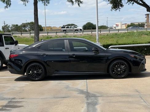 Certified 2025 Toyota Camry SE w/ Convenience Package FWD image 3