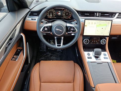 New 2026 Jaguar F-PACE R-Dynamic S image 4