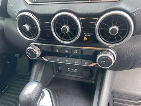 Used 2024 Nissan Sentra SV FWD image 26