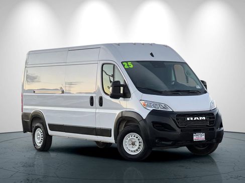 Used 2025 RAM ProMaster 2500 w/ Storage Group image 2